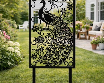 Pannello da giardino in metallo con pavone, decorazione da esterno con uccelli e fiori, cartello rustico con silhouette di pavone