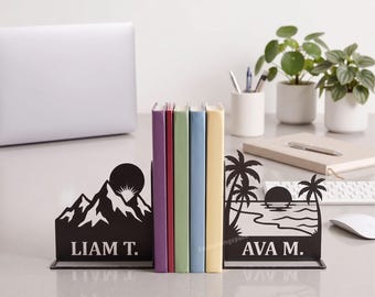 Sujetalibros metálico de montaña y playa, decoración personalizada para estantería con temática de naturaleza y viajes, ideal para habitaciones de aventura.