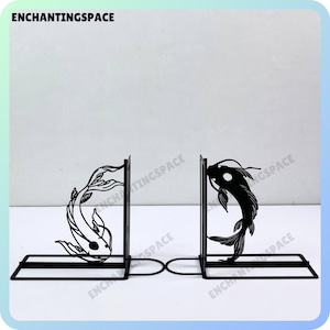 Kundenspezifische Koi Fisch-Metallbuchstützen, personalisierte Yin Yang Koi Fisch-Namensbuchstützen, Fisch-Bücherregaldekor, Koi Fisch-Buchstopper für das Büro