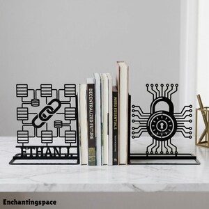 Custom Blockchain Metal Bookends, Personalized Cybersecurity Book Holder for IT Office Decor