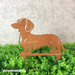 Teckel hond roestige metalen tuin paal, honden metalen werf paal, aangepaste unieke roestige plaquette met paal voor buiten decor, teckel minnaar geschenken