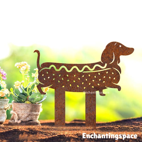 Custom Dachshund Metal Garden Stake, Personalized Hot Dog Rustic Yard Art, Rusty Metal Yard Stake for Outdoor Garden Decor, Pet Lover Gift