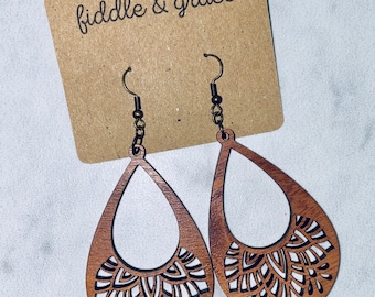 Lightweight Wooden Teardrop Earrings – Boho Filigree Dangle Earrings for Everyday Style