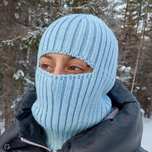 Hellblaue gehäkelte Balaclava, verstellbare Ski Maske