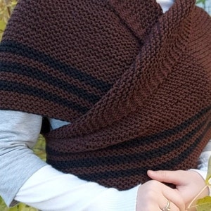 Brown Outlander Shawl - Triangle  Wrap for Women -Chunky Knit scarf, Claire&#39;s Costume Inspiration