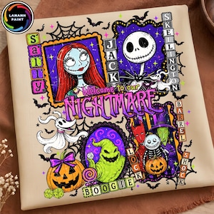 Puede incluir: Una camiseta beige con un estampado gráfico colorido de personajes de Pesadilla antes de Navidad, incluyendo a Sally, Jack Skellington, Zero y Oogie Boogie. El diseño incluye el texto Welcome to our NIGHTMARE y varios elementos temáticos de Halloween como calabazas, murciélagos y telarañas.