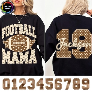 PNG personalizzato per la mamma di un calciatore, design preppy a quadretti leopardati a pois, PNG personalizzato con nome e numero, giorno della partita per la mamma di un calciatore, sport autunnali