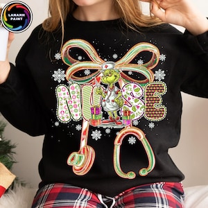 レトロなナースのクリスマスPNG、コケットナースのホリデーデザイン、陽気なナースのシャツPNG、かわいいスクールナースのPNG、クリスマスのリボンPNG、面白いナースのギフトPNG