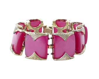1950s Vintage Coro Pegasus Fuchsia Moonglow Thermoset Plastic