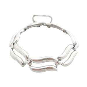 1950s Vintage Monet silver wave cutout link mid century minimal minimalist shiny retro retrostyle safety chain large chunky bracelet