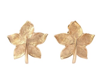 1960s Vintage Pastelli textured gold maple leaf retro cute sweet feminine retrostyle shiny signed designer clip on earrings