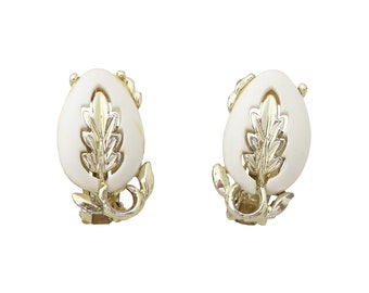 1960s Vintage white puffy oval gold embedded leaf plant retro retrostyle rockabilly chunky big large woodland cartoon clip on earrings