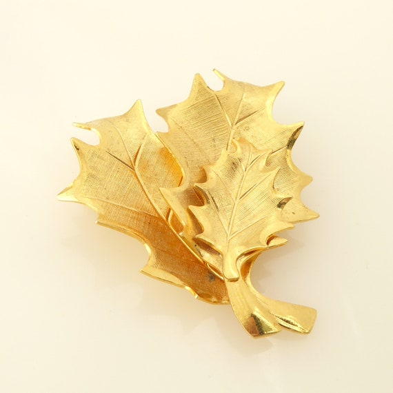 Vintage 2" bright yellow gold shiny holly leaves … - image 2