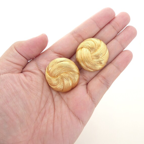 1980s Vintage gold etched rounded dome knot chunk… - image 8