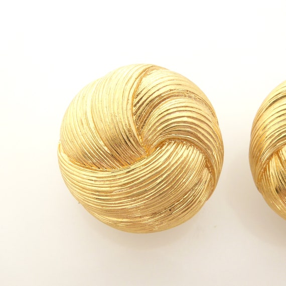 1980s Vintage gold etched rounded dome knot chunk… - image 4