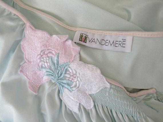 54 bust Vandemere robe, Knee length button front … - image 6