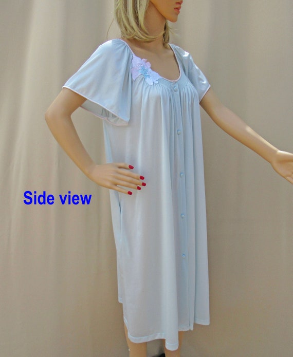 54 bust Vandemere robe, Knee length button front … - image 7