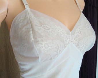 34 inch bust slip, Pastel beige Vanity Fair nylon, Lace bodice & hem inserts, Shaped sheer bodice, 4 inch lace hem, Made in USA, Lush trim