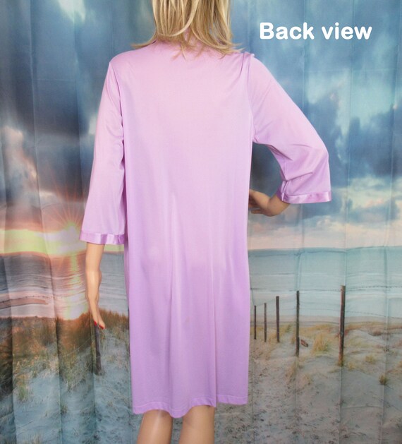 40 bust Vanity Fair robe, Pastel lavender nylon, … - image 10