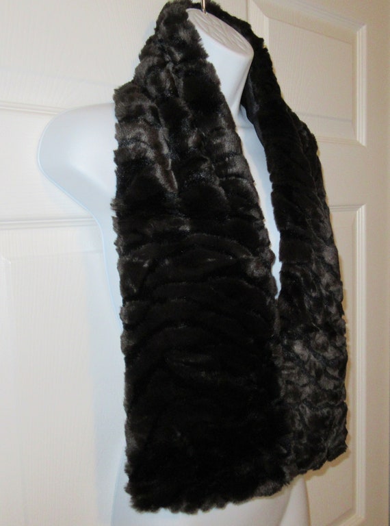 Dark brown faux fur scarf or collar, Accents labe… - image 4