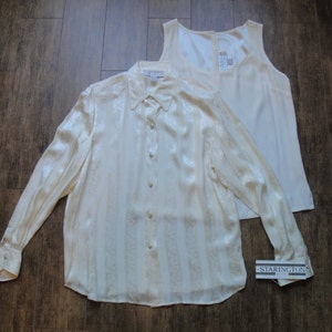 41 Büste Starington Blouse & Tank Set, Cremefarbe Seide, nie getragen mit Originalpapier Sz 12 Tag, Umklappen Blusenkragen, hübsche Knöpfe, VTG