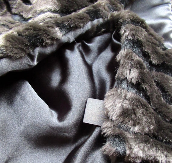 Dark brown faux fur scarf or collar, Accents labe… - image 5