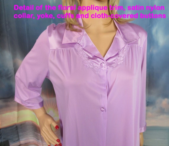 40 bust Vanity Fair robe, Pastel lavender nylon, … - image 6