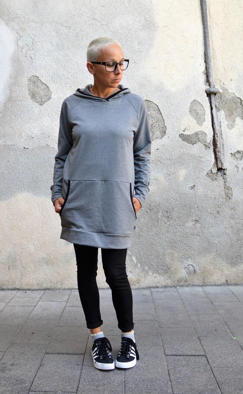 Hoodie sweater dress in gray with kangaroo pocket and sporty casual look image 4
