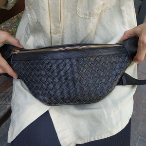 Leder geflochtene Frauen Fanny Pack Gürteltasche, Sling Bag Geflochtene, Leder Frauen geflochtene Hüfttasche, Full Grain Geflochtene Sling Bag