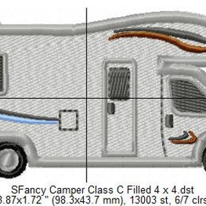 Puede incluir: Una autocaravana blanca con techo elevable y detalles marrones y azules. La autocaravana mide 98,3 mm por 43,7 mm y tiene 13.003 puntadas.