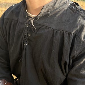 Black Renaissance Fair Tunic, Medieval LARP Shirt, Viking Tunic for Men, Pirate Costume, Viking LARP Cosplay Outfit bild 2