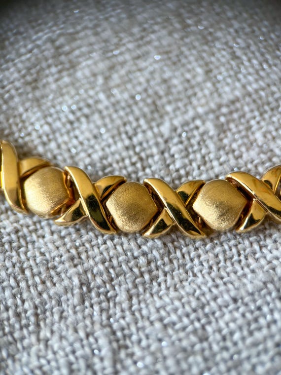 Vintage XOXO Flat Link 14k Yellow Gold Necklace, Circa 1990s