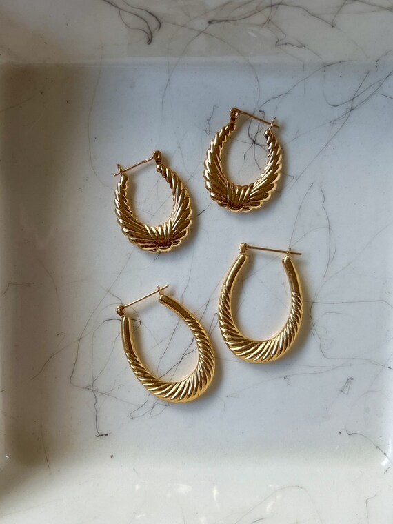 Vintage Angel Wings and Elongated Ribbed 14k Yellow Gold