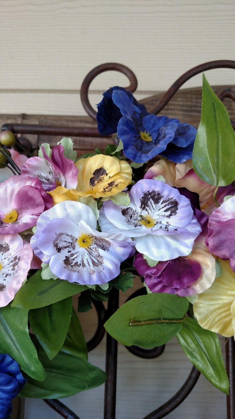 Classic Spring Wreath Painted Pansies Silk Flowers, Leaves & Berries