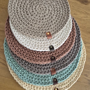 Round placemat in knitting pattern, crocheted placemat, coaster in knitted look, round placemat, crocheted decoration, crochet, cotton