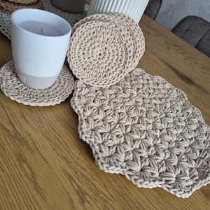 Placemat in jasmine pattern, crocheted placemat, coaster in floral pattern, round placemat, crocheted decoration, crochet, cotton