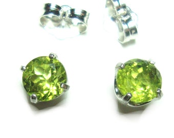 Peridot sterling silver post Earrings