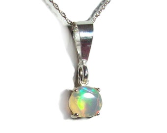 Pendentif en argent sterling opale éthiopien avec chaîne