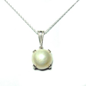 Genuine Mabe Pearl sterling silver pendant with chain