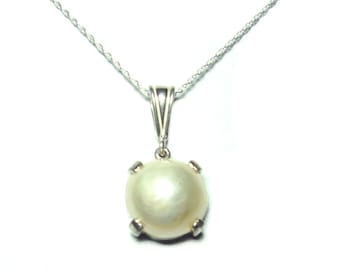 Genuine Mabe Pearl sterling silver pendant with chain