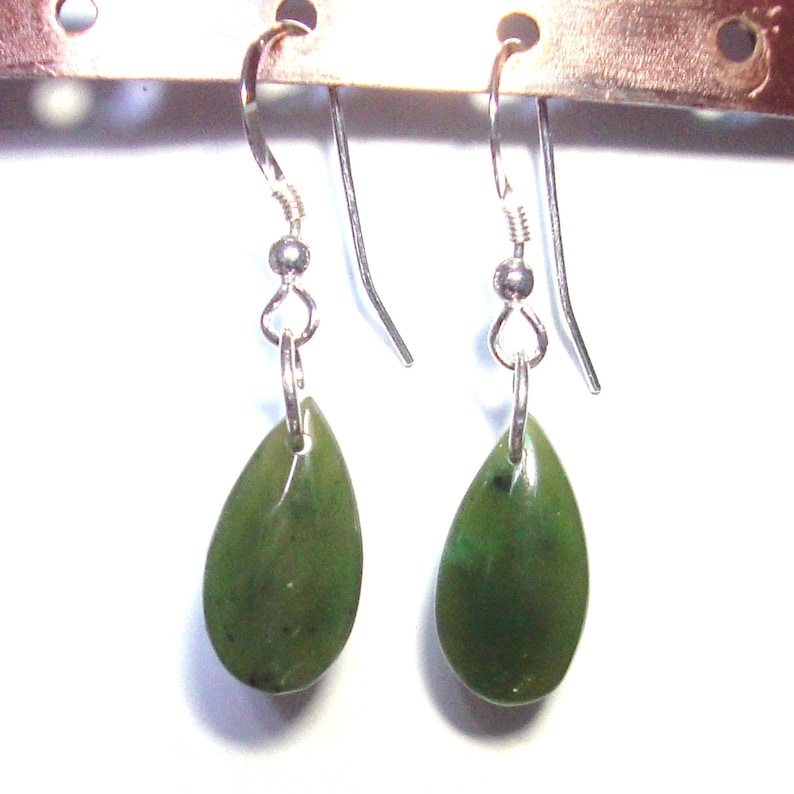 Jade sterling silver pendant and earrings set with chain