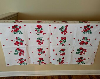 Vintage Tablecloth Cascades of Strawberries on White Square Luncheon 1950s