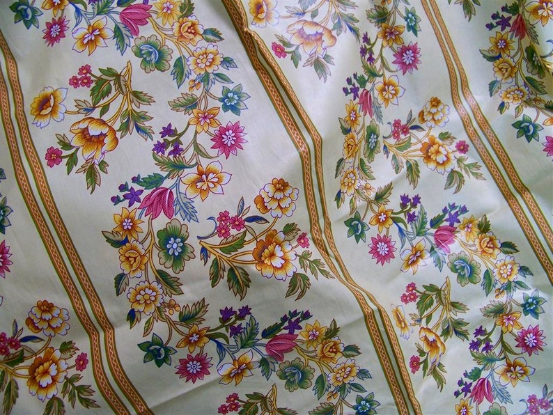7 Yds NOS 90/'s Decorator Fabric Yellow Paisley Floral Print Upholstery Drapes Curtains