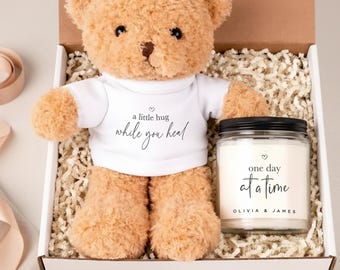 Personlig krya på dig-presentask med nallebjörn och ljusset Recovery Care Package Tänker på dig-present