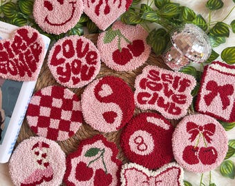 Sottobicchieri Punch Needle fatti a mano / Tappetini per tazze, Comodi trapuntati / Arte in fibra / Decorazioni per scrivania e caffè