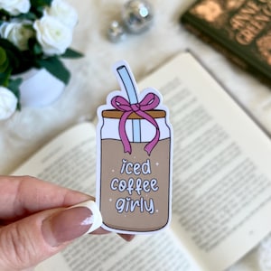 Eiskaffee Girly Aufkleber | Süßer Bücherwurm Merch | Zubehör | Kindle Sticker | Buch Liebhaber Aufkleber Geschenk | E-Reader Aufkleber