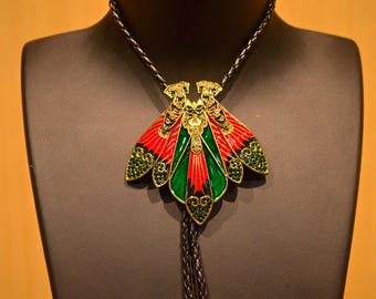 Set keizerlijke cicade-erfstukken, geëmailleerde bolo-ketting van museumkwaliteit en statement-oorbellen