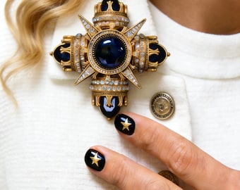 Vintage Burberry Faux Pearl Crystal Brooch. 1980s 1990s Burberrys