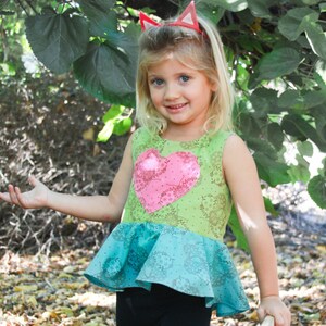 XS 4/5 Girls Flutterby Peplum Sleeveless Top with Heart Applique image 1