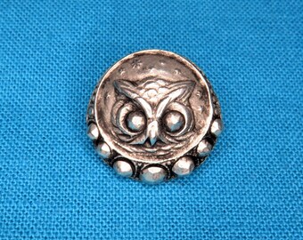 Owl Button with Stars, 9/16", Small